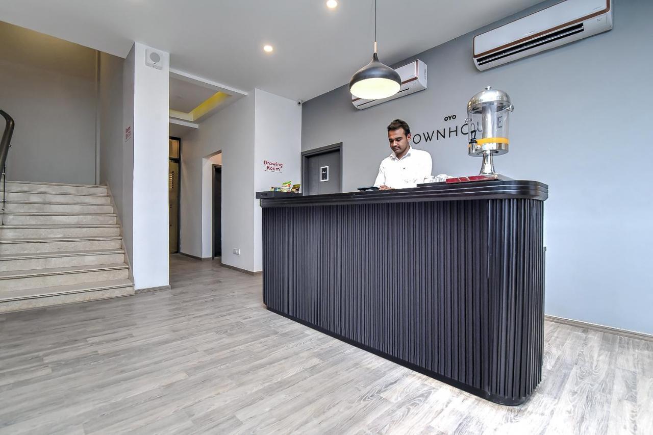 Hotel Oyo Townhouse 044 Sector 14 Gurugram à Gurgaon Extérieur photo