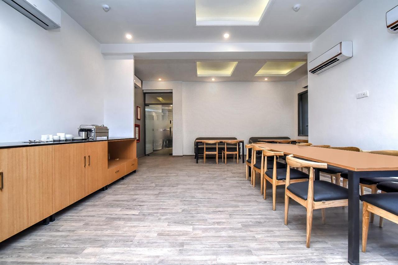 Hotel Oyo Townhouse 044 Sector 14 Gurugram à Gurgaon Extérieur photo