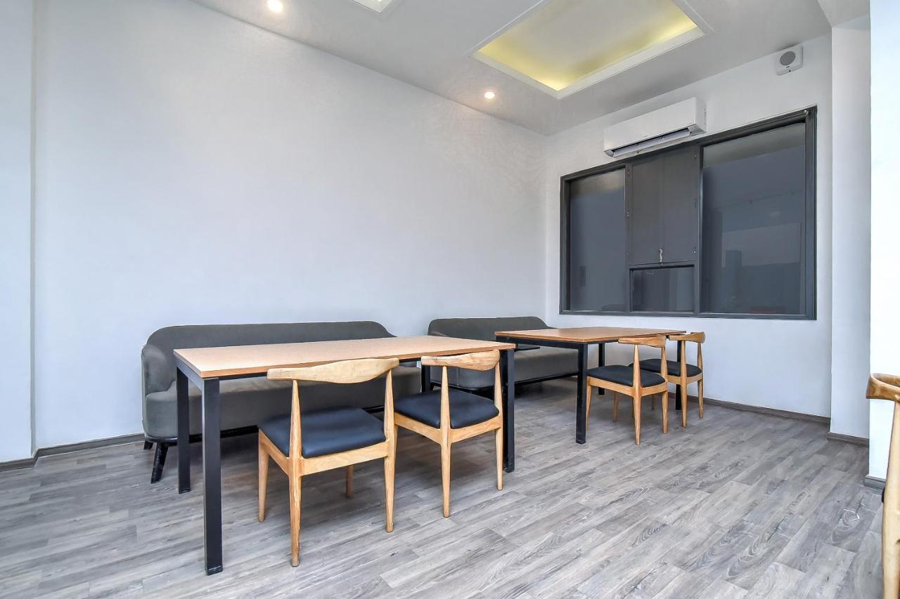 Hotel Oyo Townhouse 044 Sector 14 Gurugram à Gurgaon Extérieur photo