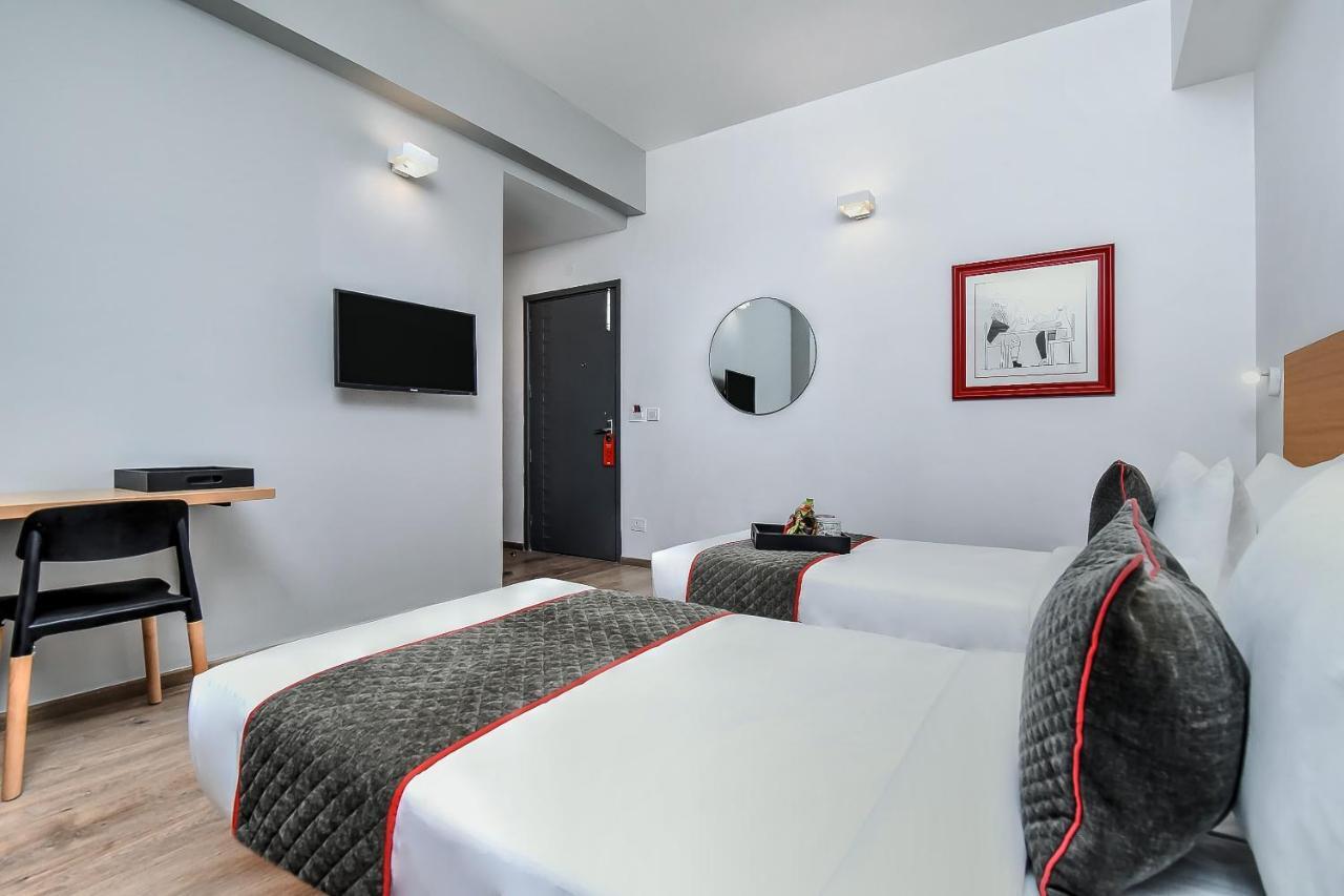 Hotel Oyo Townhouse 044 Sector 14 Gurugram à Gurgaon Extérieur photo