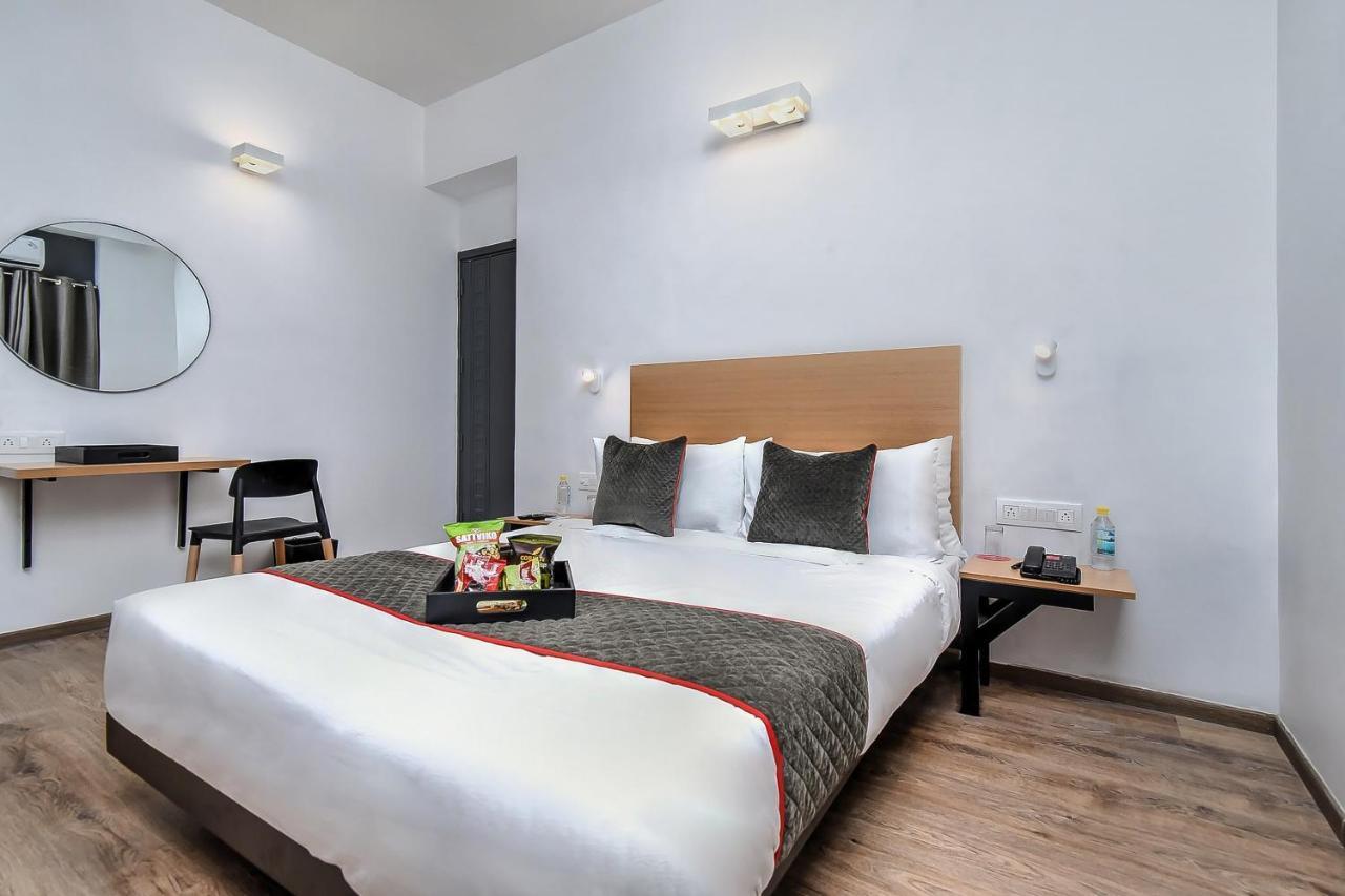 Hotel Oyo Townhouse 044 Sector 14 Gurugram à Gurgaon Extérieur photo