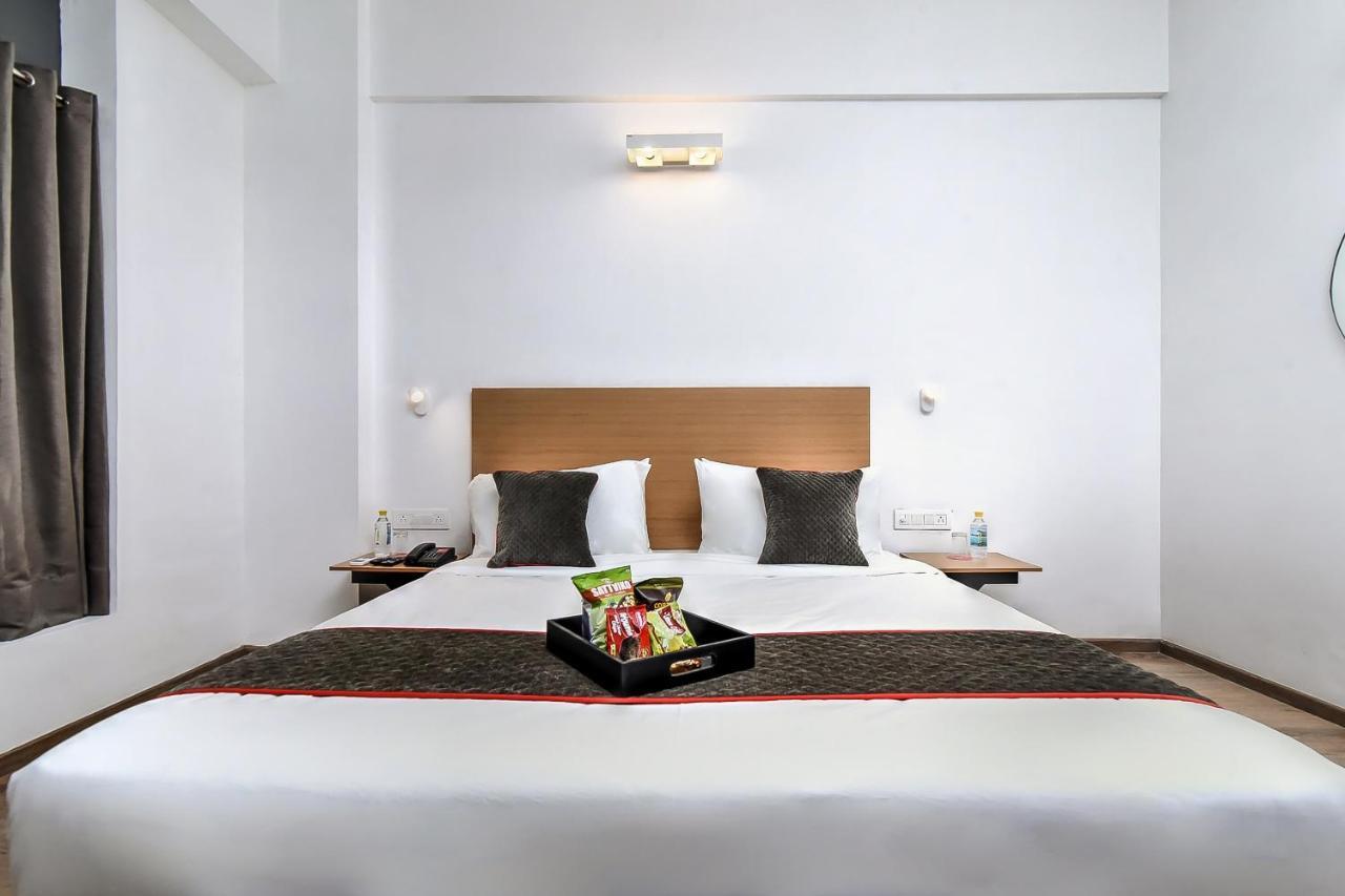 Hotel Oyo Townhouse 044 Sector 14 Gurugram à Gurgaon Extérieur photo