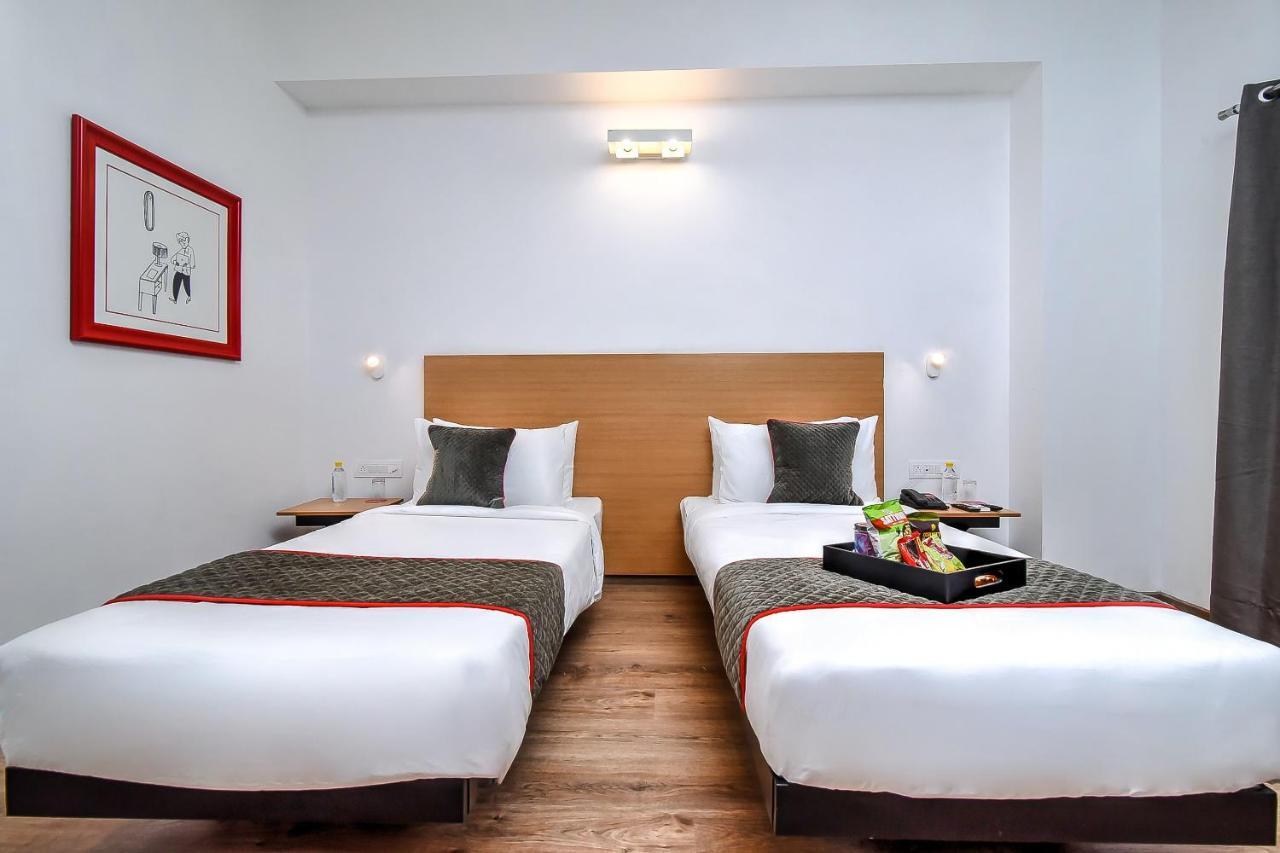 Hotel Oyo Townhouse 044 Sector 14 Gurugram à Gurgaon Extérieur photo