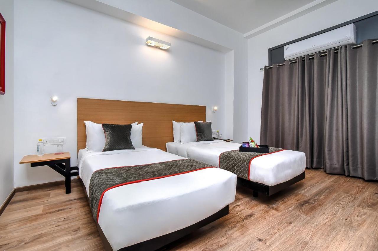 Hotel Oyo Townhouse 044 Sector 14 Gurugram à Gurgaon Extérieur photo