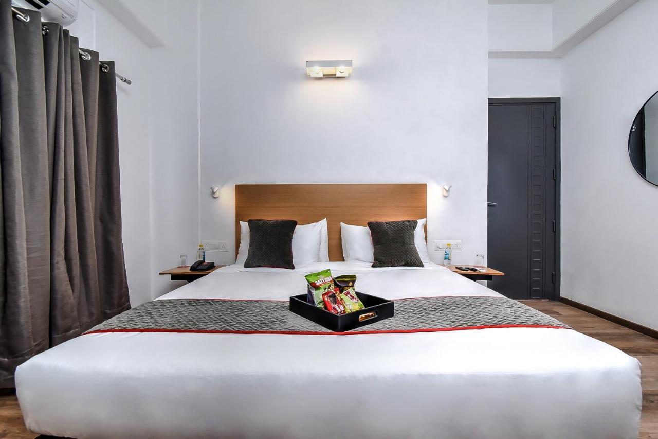 Hotel Oyo Townhouse 044 Sector 14 Gurugram à Gurgaon Extérieur photo