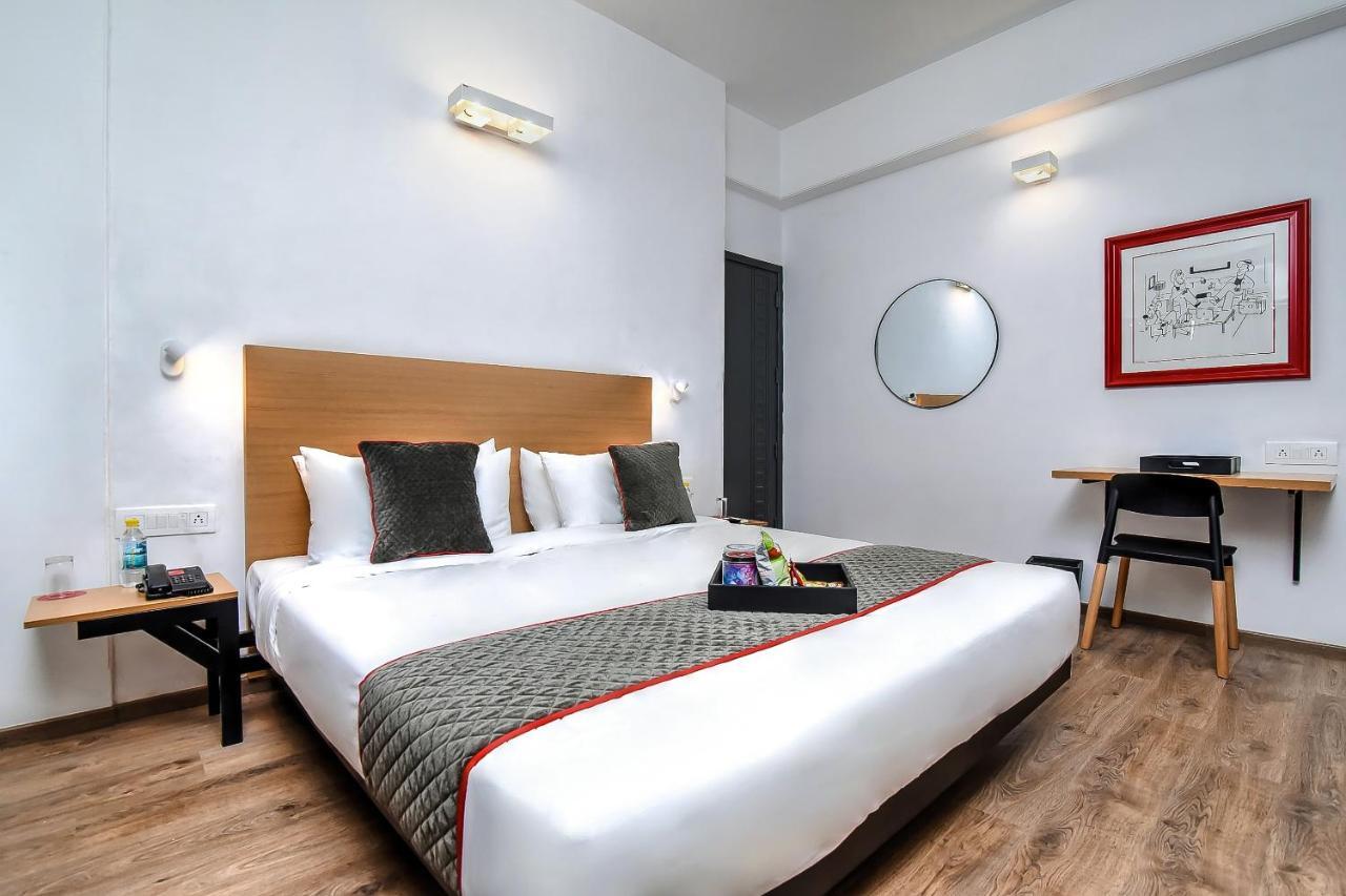 Hotel Oyo Townhouse 044 Sector 14 Gurugram à Gurgaon Extérieur photo