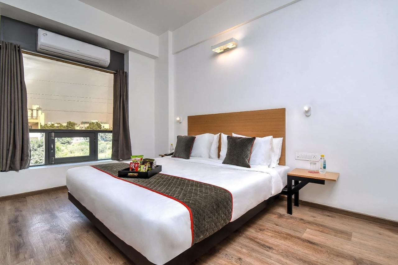 Hotel Oyo Townhouse 044 Sector 14 Gurugram à Gurgaon Extérieur photo